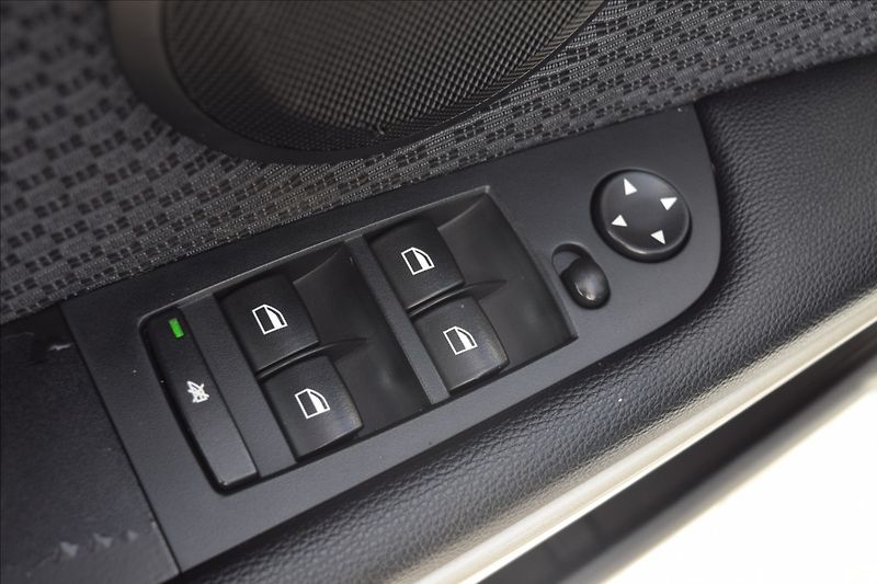 BMW Řada 3 2,0 i 105KW PO SERVISE TOP! - fotka 32 z 48