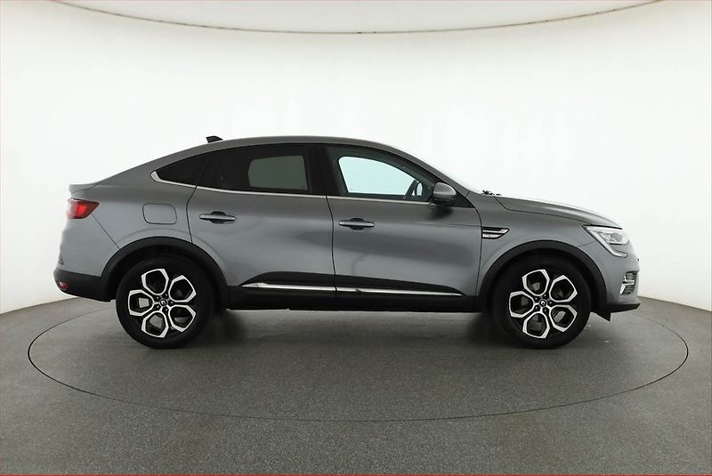 Renault Arkana (2022) Techno E-Tech - fotka 6 z 21
