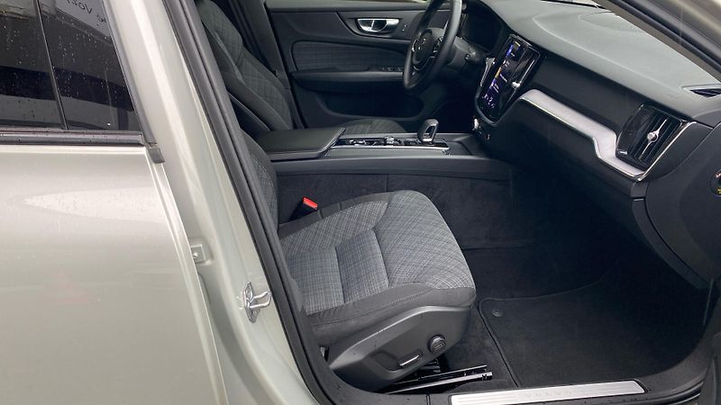 Volvo V60 Cross Country Pro, B4 AWD, 145 - fotka 10 z 29