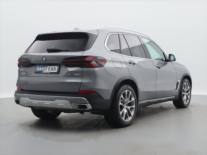 BMW X5 3,0 50e xDrive 230kW CZ DPH - fotka 7 z 38