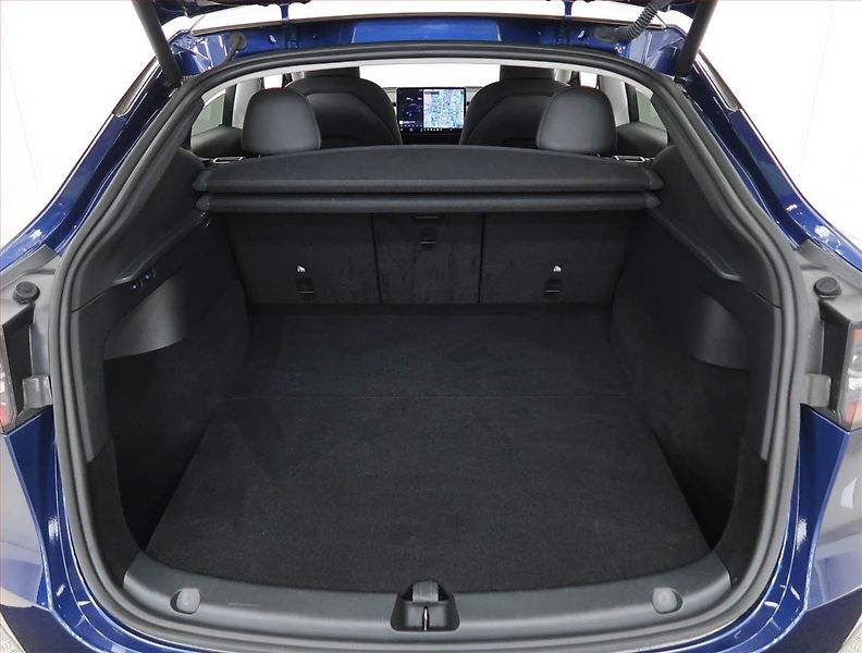 Tesla Model Y (2023) Long Range AWD 79kWh, SoH 93% - fotka 13 z 33