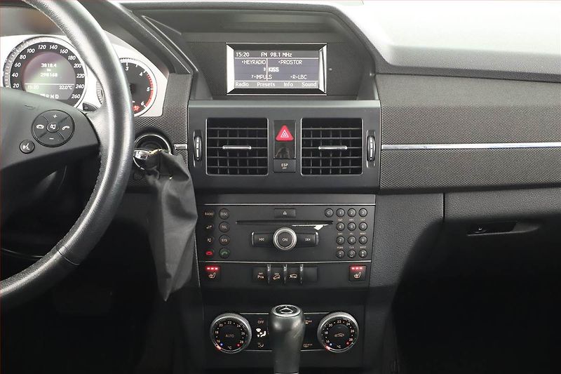 Mercedes-Benz GLK (2009) 350 CDI, 4X4, Automat - fotka 9 z 15