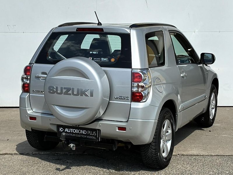 Suzuki Grand Vitara 2.4 VVT 124kW AT JLX-E Limited - fotka 2 z 19