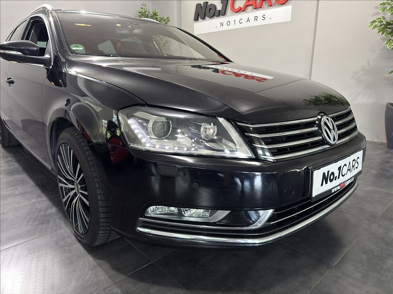 Volkswagen Passat 2,0   TDI DSG HIGHLINE BIXEN - fotka 35 z 42