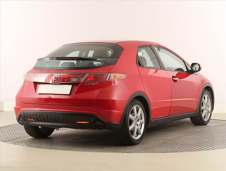 Honda Civic (2006) 1.4 i-DSI, po STK, dobrý stav - fotka 5 z 20