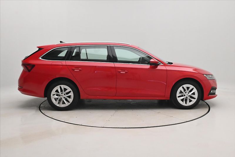 Škoda Octavia 1,4 TSI iV 110kW DSG Style SoH - fotka 4 z 32
