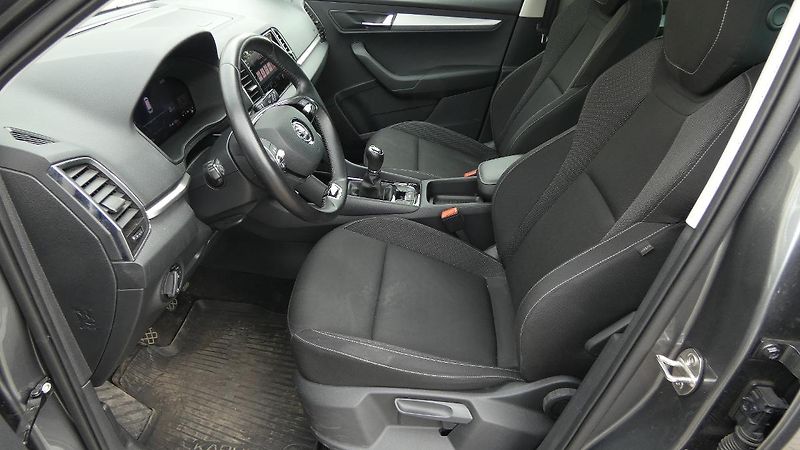 Škoda Karoq 1,0 TSI Ambition - fotka 18 z 22