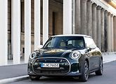 Mini Coooer SE - od 990 600 Kč