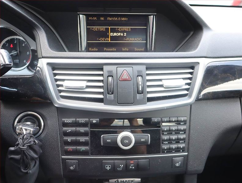 Mercedes-Benz Třídy E (2011) Avantgarde E 350 CDI 4MATIC - fotka 12 z 17
