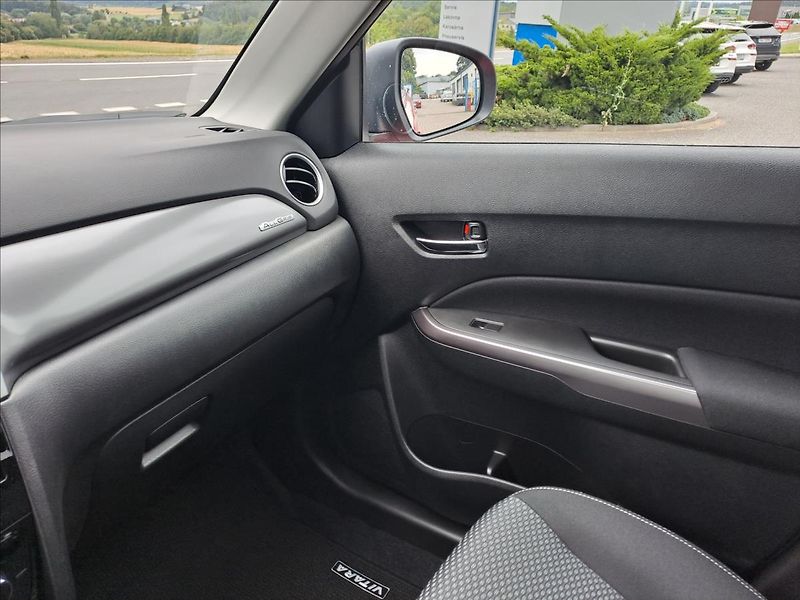 Suzuki Vitara (2026) 1,4 Premium AllGrip - fotka 10 z 17