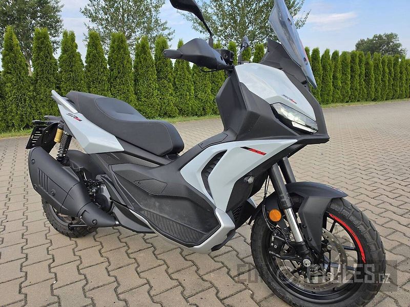 Aprilia (2026) SR GT 400, odprodej demo, oper - fotka 1 z 12