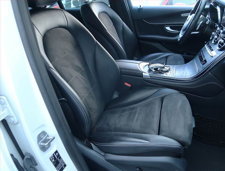 Mercedes-Benz GLC (2018) AMG line 250 d 4MATIC - fotka 9 z 24
