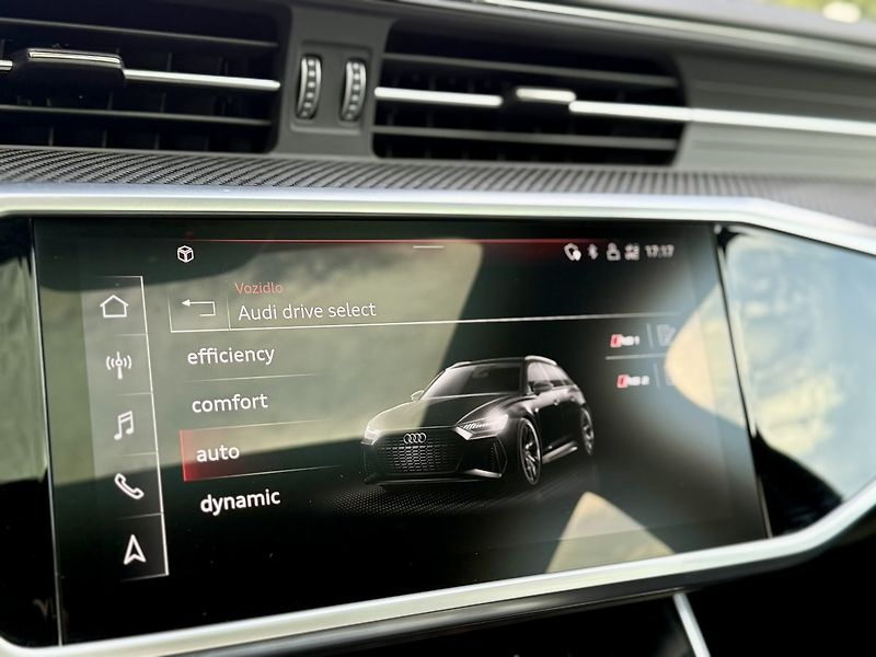 Audi RS 6 (2022) Avant TFSI 441 kW quattro - fotka 39 z 53