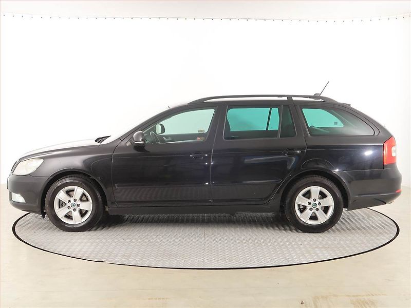 Škoda Octavia (2011) 1.6 TDI, Navi, Tempomat - fotka 3 z 17