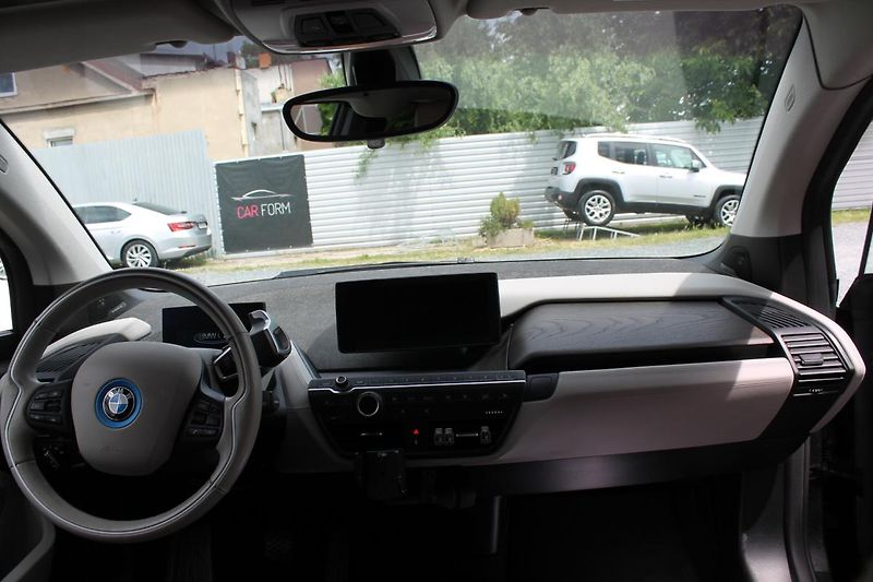 BMW i3 (2017) s 135kW Harman Kardon - fotka 34 z 36
