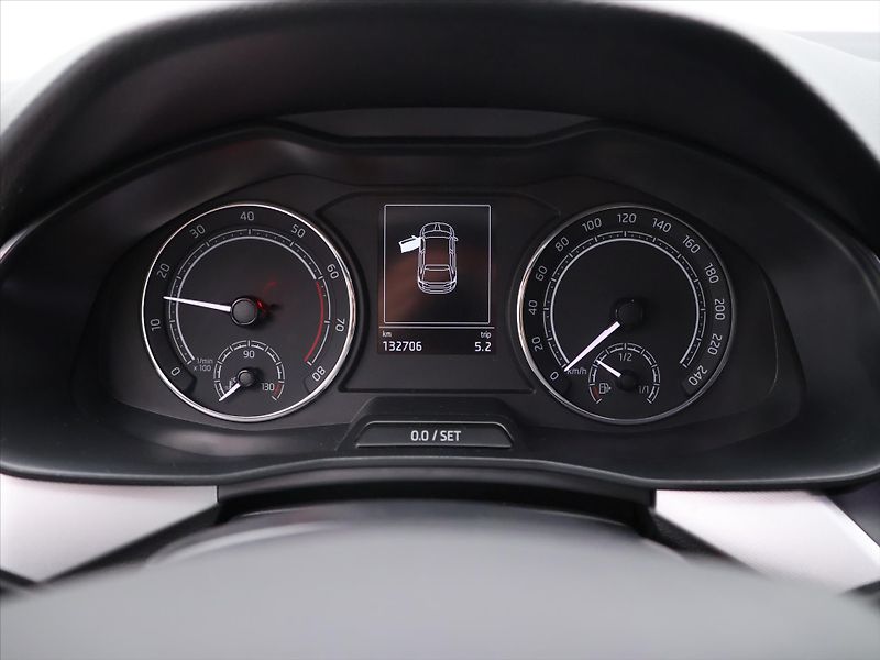 Škoda Scala 1,0 TSI 85kW Ambition CZ - fotka 15 z 30