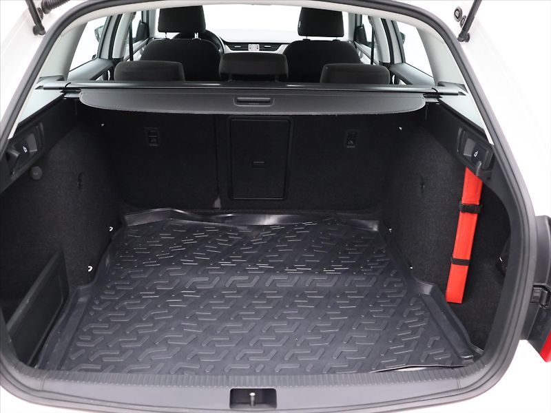 Škoda Octavia 1,6 TDI 85kW CZ Ambition DPH - fotka 10 z 30