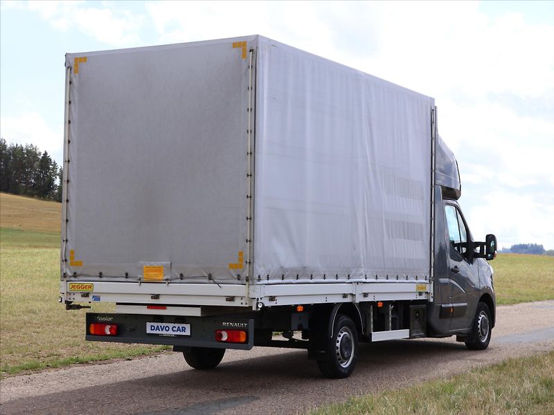 Renault Master 2,3 dCi L4 8-Palet 2x spaní DP - fotka 6 z 32
