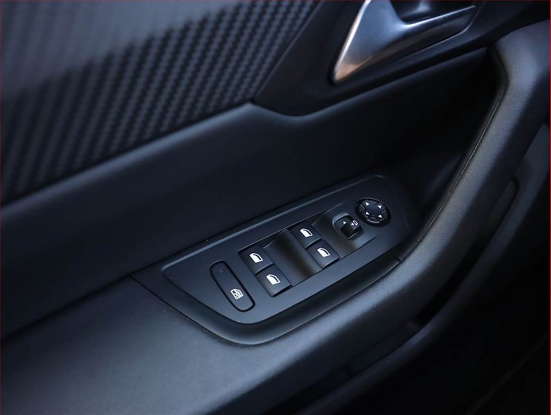 Peugeot 508 (2021) 1.5 BlueHDi, Automat, Kůže - fotka 21 z 23