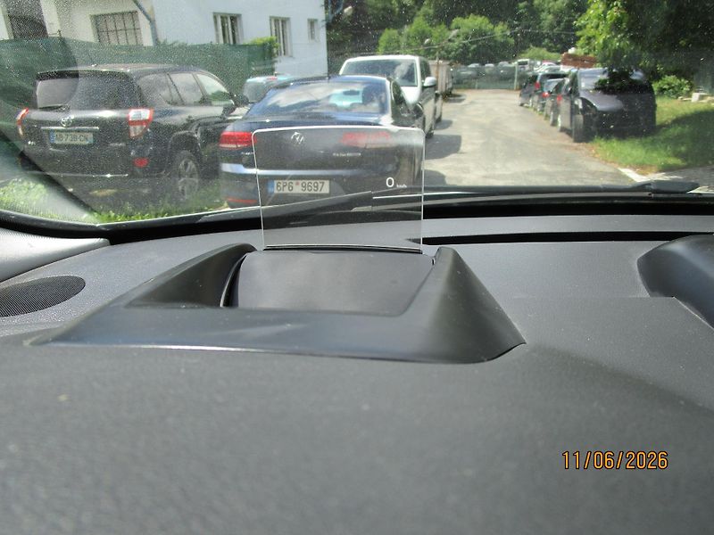 Peugeot 3008 (2015) 1,6 HDi panorama, navi - fotka 20 z 29