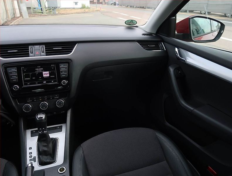 Škoda Octavia (2015) Ambition Plus 2.0 TDI, 4X4 - fotka 8 z 19