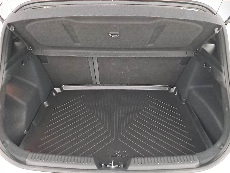 Hyundai i30 (2015) Trikolor 1.4 CVVT, Serv.kniha - fotka 14 z 16
