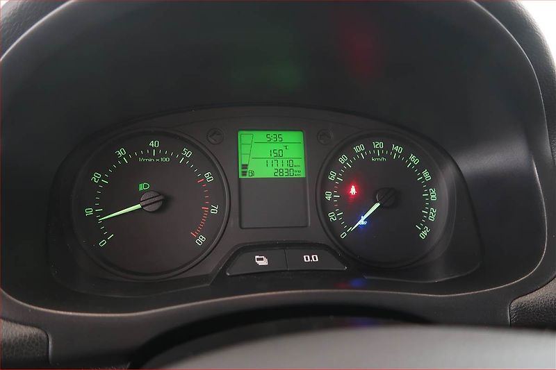 Škoda Fabia (2011) 1.2 TSI, Park. senzory - fotka 11 z 14
