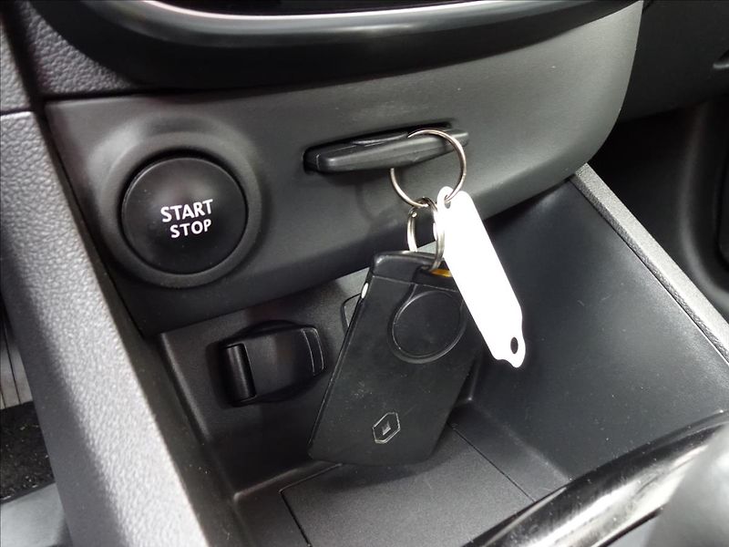 Renault Clio 1,2i16V 54kW - fotka 34 z 47