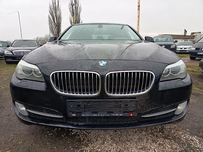 BMW Řada 5 (2011) 535i xDrive - fotka 1 z 50