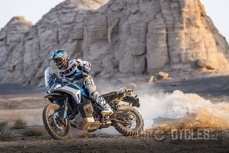 CFMOTO (2026) 1000 MT-X - fotka 18 z 26