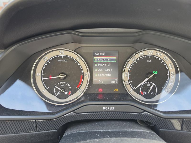 Škoda Superb (2018) SportLine 2.0 TDI 140kW 4x4 - fotka 21 z 32