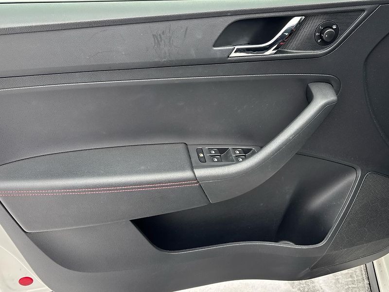 Škoda Rapid MONTE CARLO - fotka 13 z 25