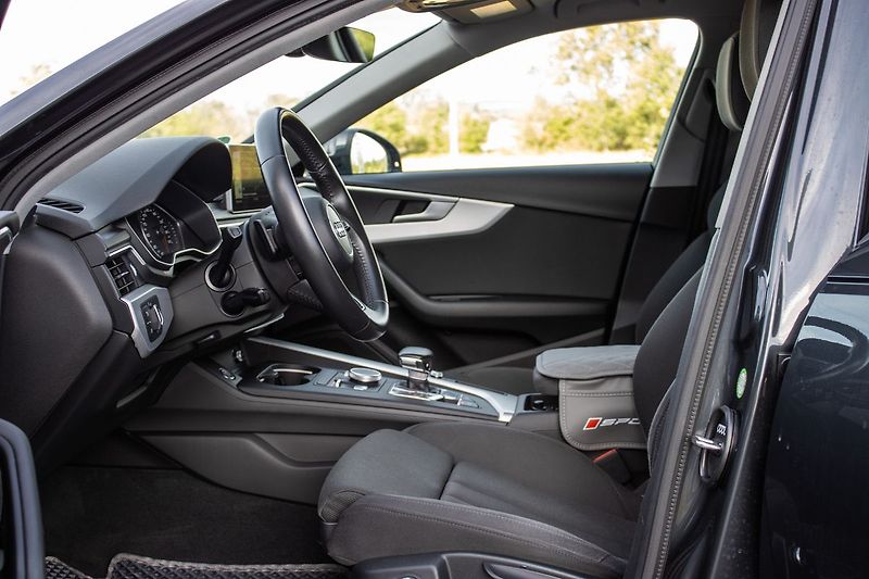 Audi A4 - fotka 15 z 26