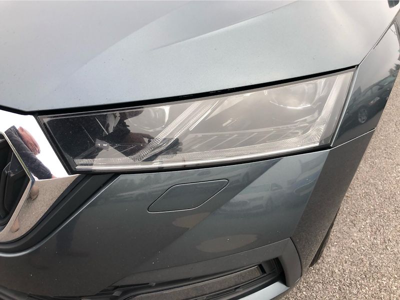 Škoda Octavia Combi 2.0 TDI STYLE  DSG 7° - fotka 26 z 29