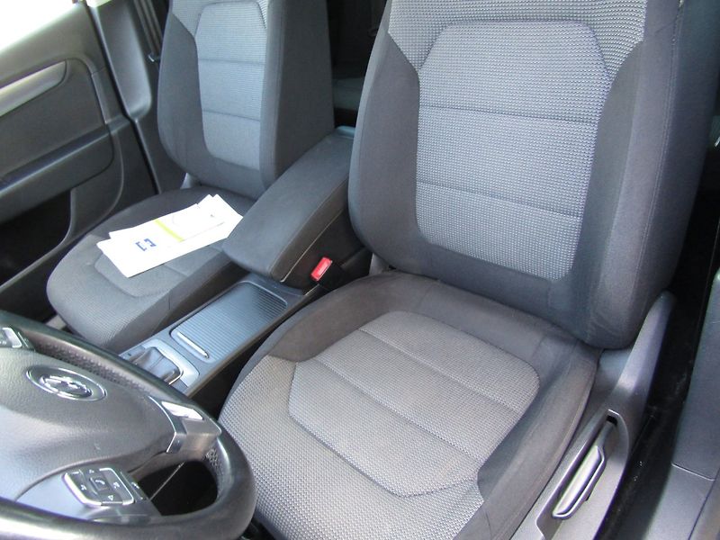 Volkswagen Passat (2011) 1.6 TDI 77kW - fotka 20 z 45