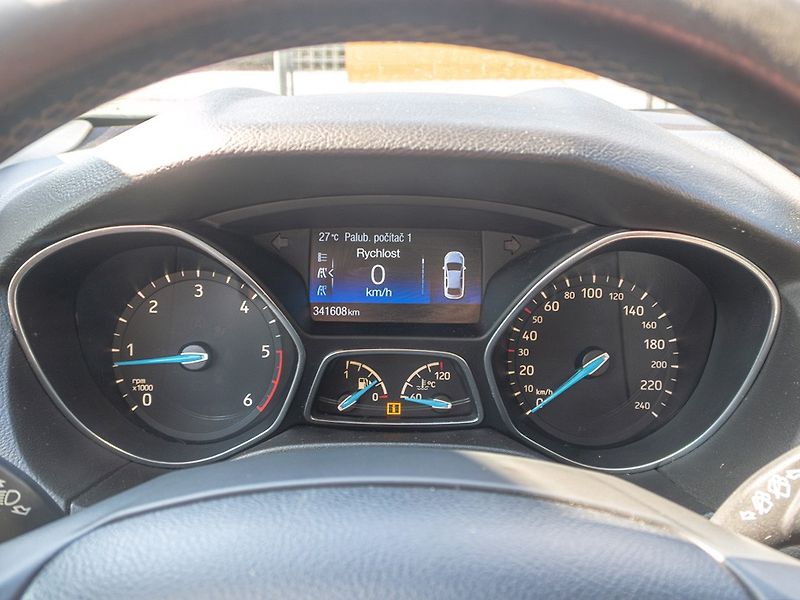 Ford Focus (2015) ČR 1.6D 85KW – PO ROZVODECH - fotka 14 z 43