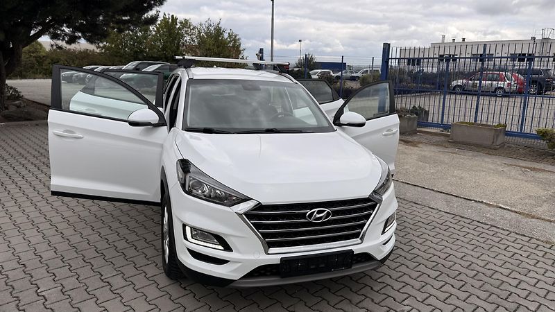 Hyundai Tucson (2020) 1.6 CRDI 4X4, ČR,2 MAJITEL - fotka 23 z 35