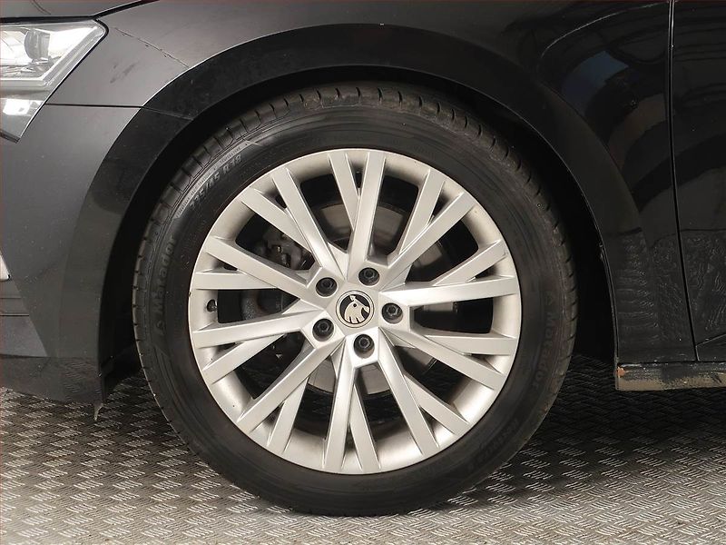 Škoda Superb (2021) 2.0 TDI - fotka 15 z 20