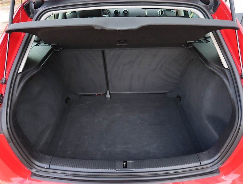 Audi A3 (2012) 1.2 TFSI, Automat, Serv.kniha - fotka 14 z 17