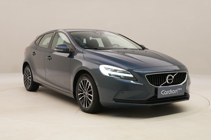 Volvo V40 T2 MOMENTUM  - fotka 14 z 39