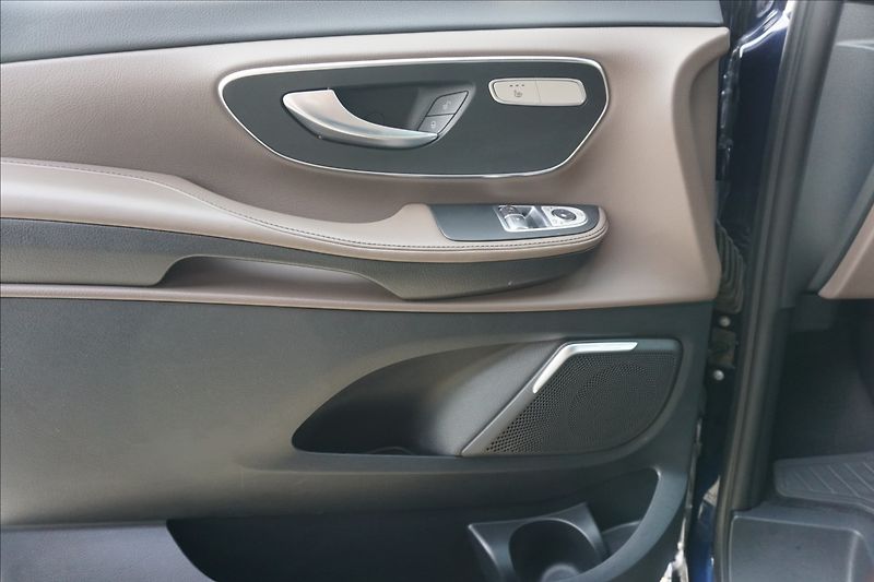 Mercedes-Benz Třídy V 2,0 V 300d AVG L 4M CZ, servis - fotka 10 z 20