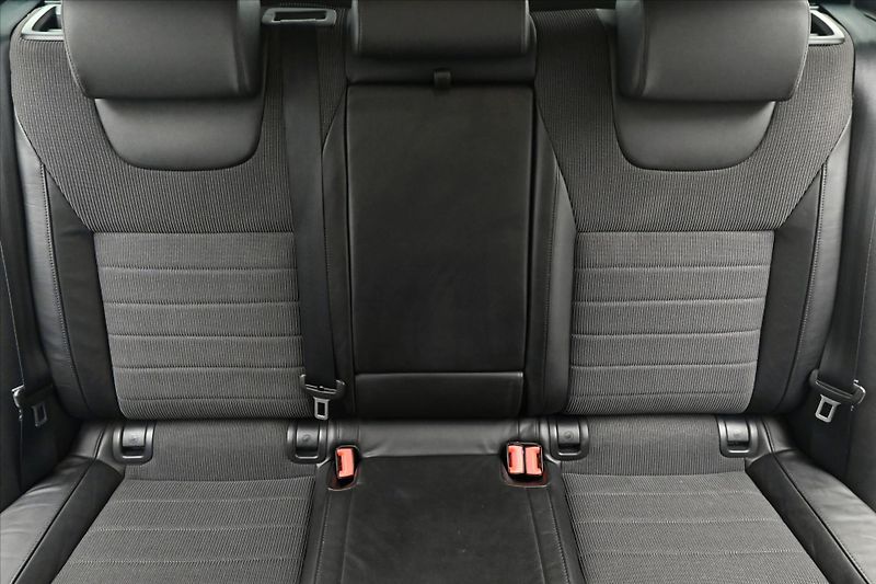 Škoda Octavia 2,0 TDI 110kW Elegance Tažné V - fotka 26 z 30