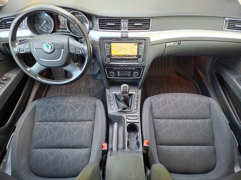 Škoda Superb (2012) 2.0TDI 125kW 6MAN 4X4 - fotka 10 z 27