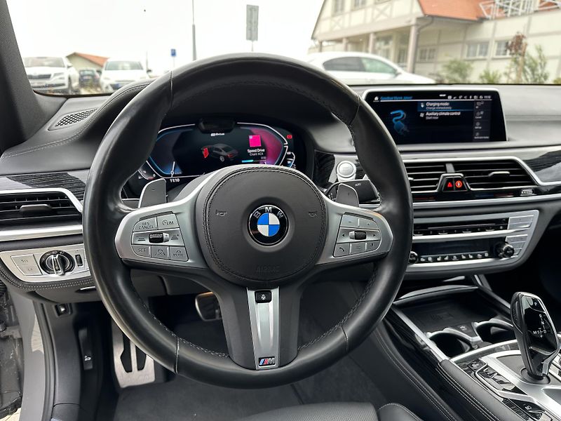 BMW Řada 7 (2019) BMW 745Le xDrive LONG aut. ser - fotka 12 z 57