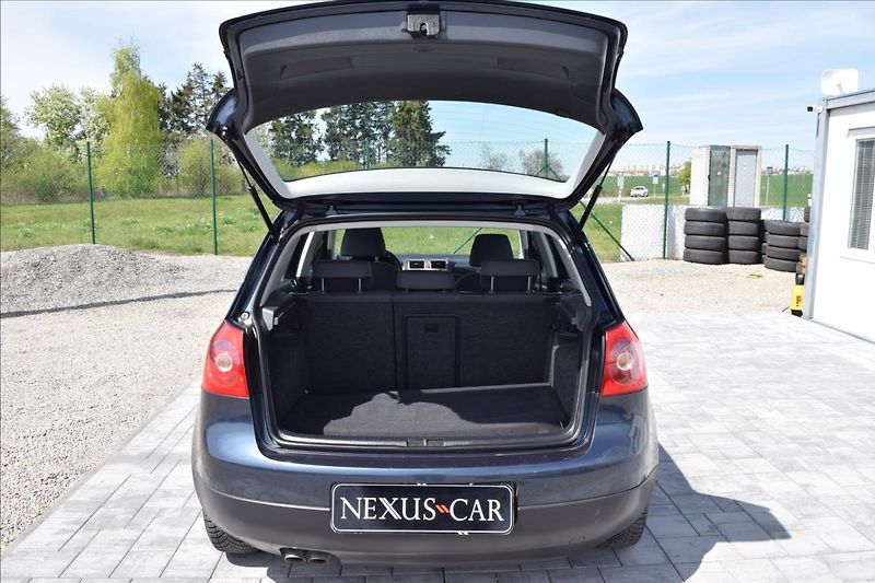 Volkswagen Golf 1,9 TDI 77KW 4X4 PO ROZVODECH - fotka 24 z 46