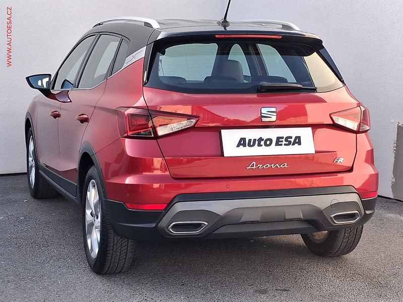 Seat Arona (2023) 1.0 TSi, FR, LED, kamera - fotka 6 z 19