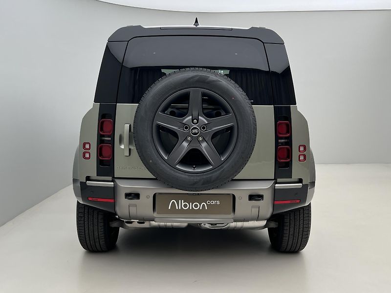 Land Rover Defender 110 D300 X-DYNAMIC SE AWD AUT - fotka 11 z 43