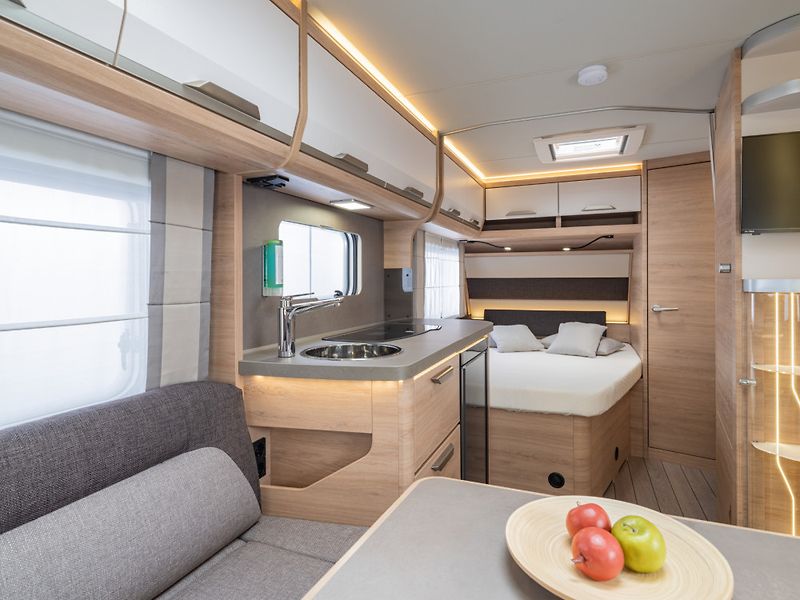 Knaus (2027) Südwind 450 FU Black Selection - fotka 2 z 4