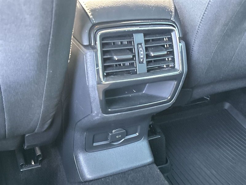 Škoda Karoq (2023) 1.5 TSI DSG Style + - fotka 29 z 33