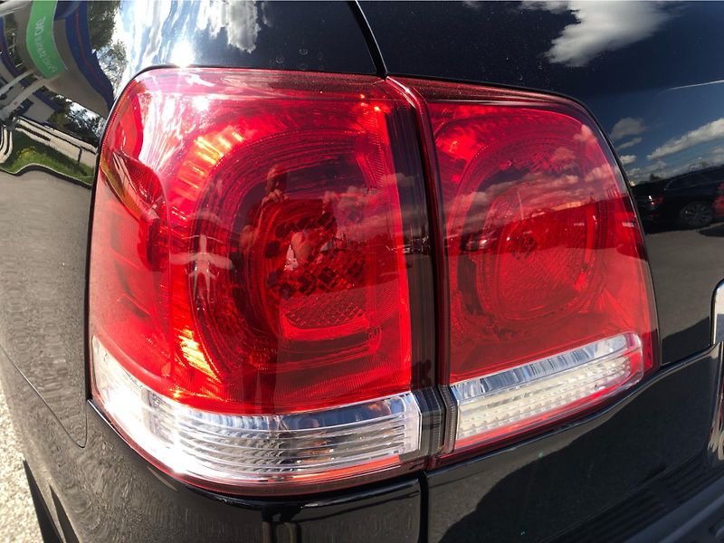 Toyota Land Cruiser 200 D-4D A/T 7 míst - fotka 25 z 30